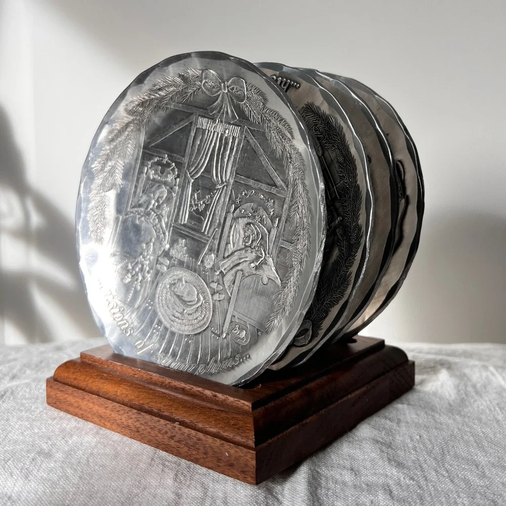 Handmade Wendell August Christmas Coasters Set of 4 Aluminum‎ w Wooden Stand